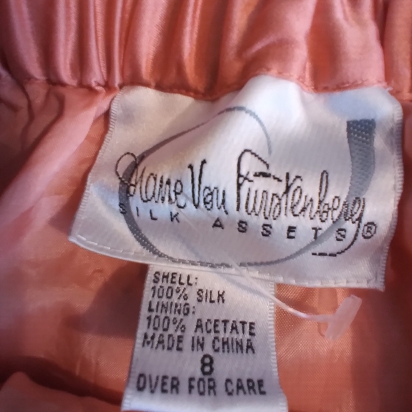 Diane Von Furstenberg Coral Womens 100% Silk Skirt Size 8 Elegant Office Work - Picture 3 of 7